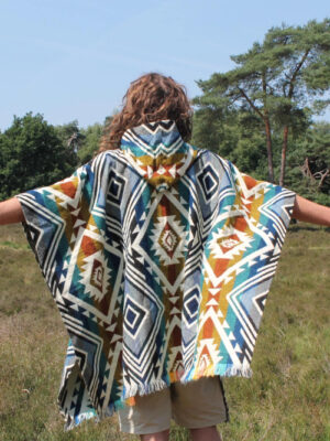 Alpaca poncho • Geometrisch